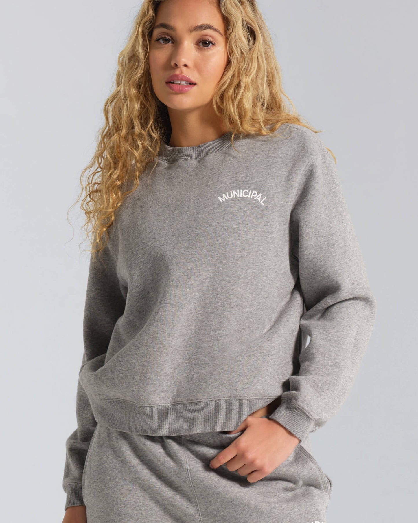 Camiseta universitaria de cuello redondo WMS