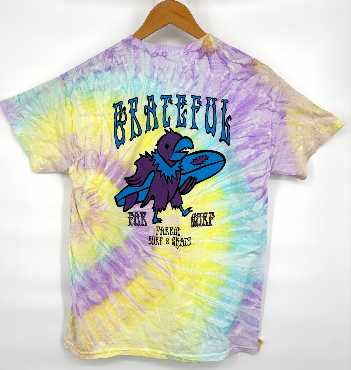 Camiseta tie-dye "Grateful for Surf" de Parrot Surf Shop: 100 % algodón de alta densidad