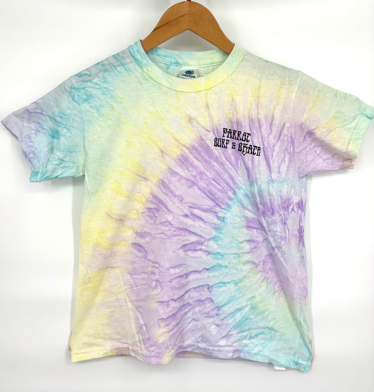 Front view of youth jellybean tie-dye “Grateful for Surf” T-shirt by Parrot Surf Shop