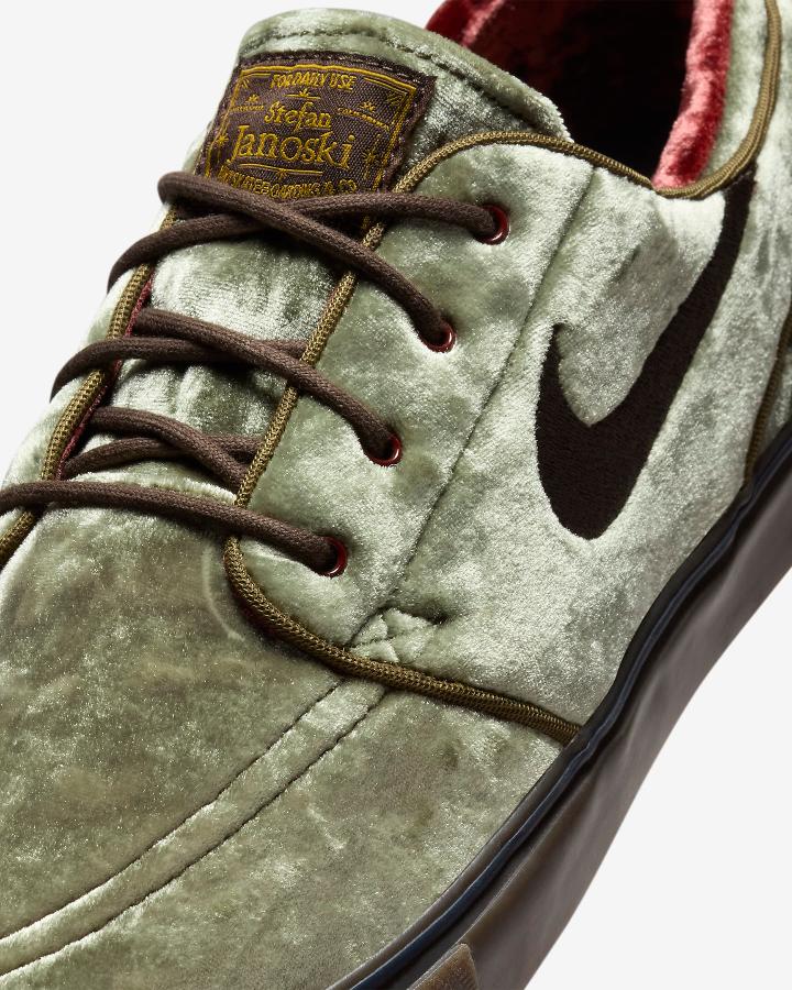 LIQUIDAÇÃO Nike SB Zoom Janoski OG+ SE 200