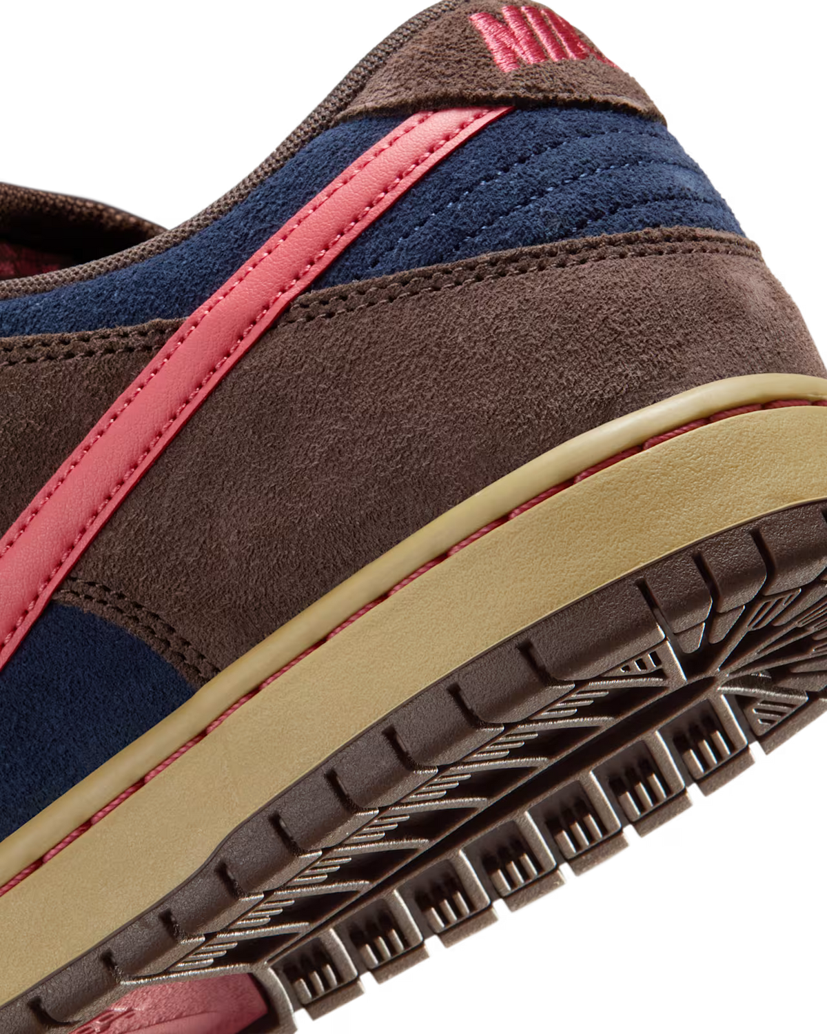 Nike SB Dunk Low Marrom Barroco e Azul Marinho