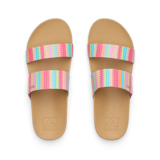Reef Kids Cushion Vista cushioned footbed and strap detail close-up