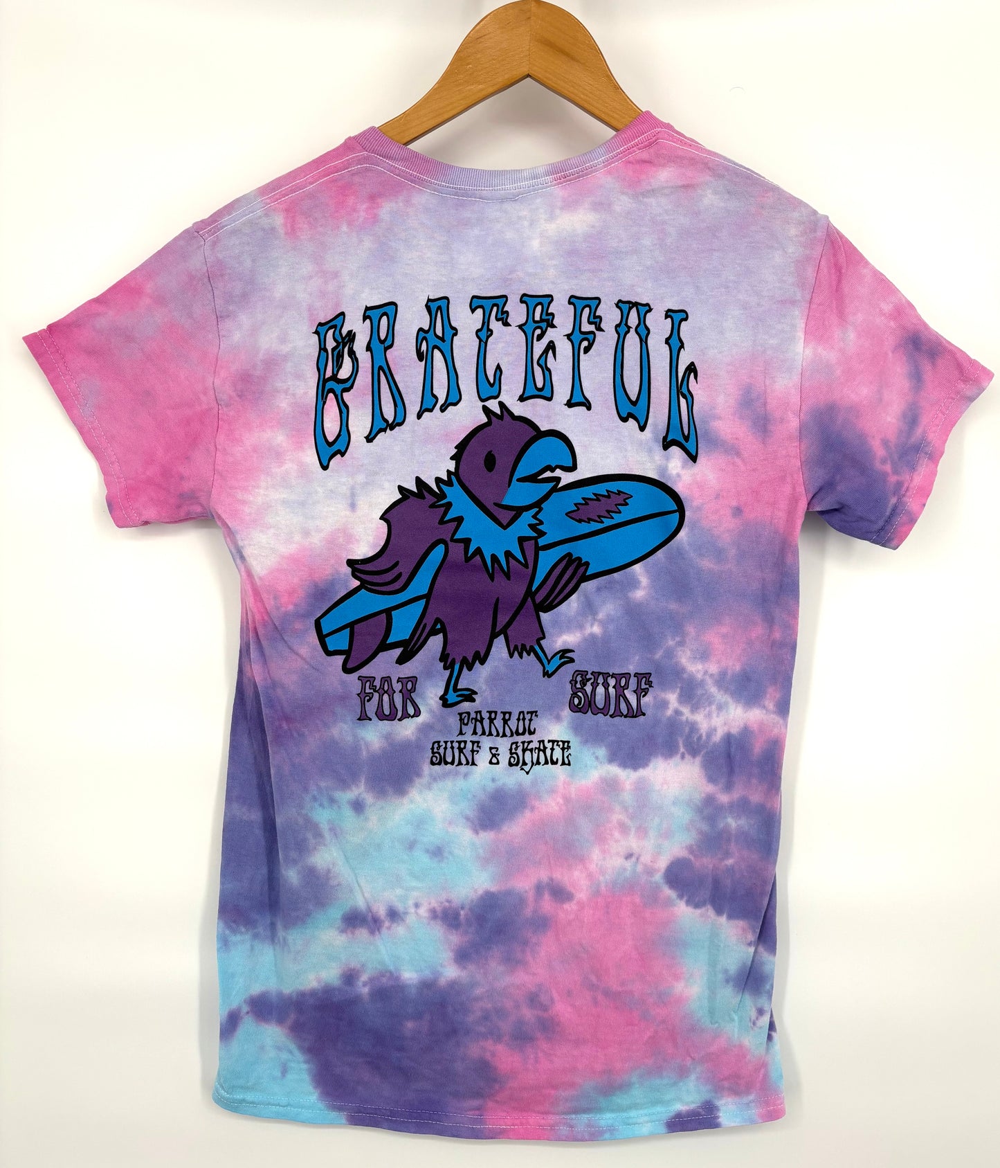 Camiseta tie-dye "Grateful for Surf" de Parrot Surf Shop: 100 % algodón de alta densidad
