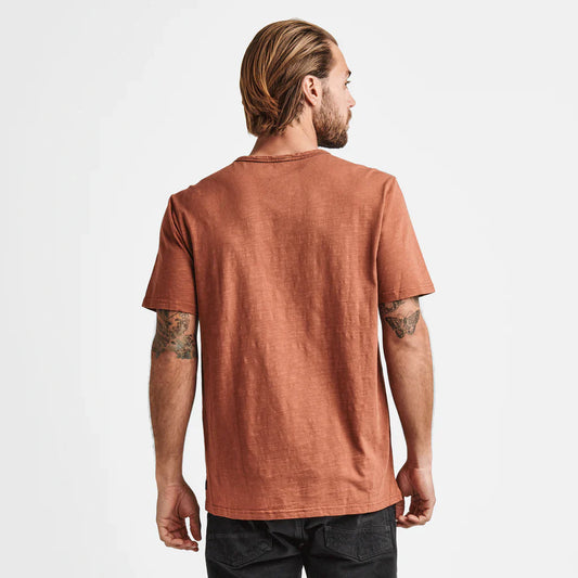 Camiseta de gramatura média com efeito "used"
